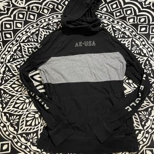 American Eagle Hoodie Size Small but can fit med